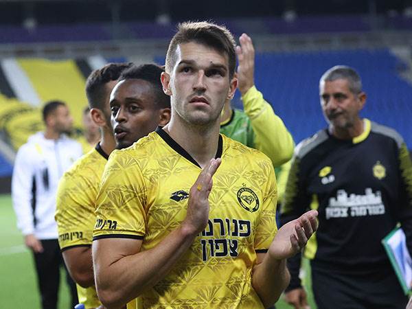 סוכניו בודקים לו אופציה באמירויות. זלאטנוביץ' (צילום: אלן שיבר)