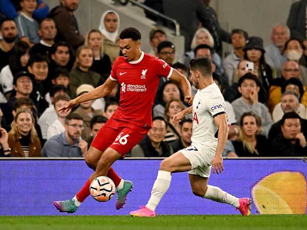 "עצר את אלכסנדר ארנולד מספר פעמים" (GETTY)