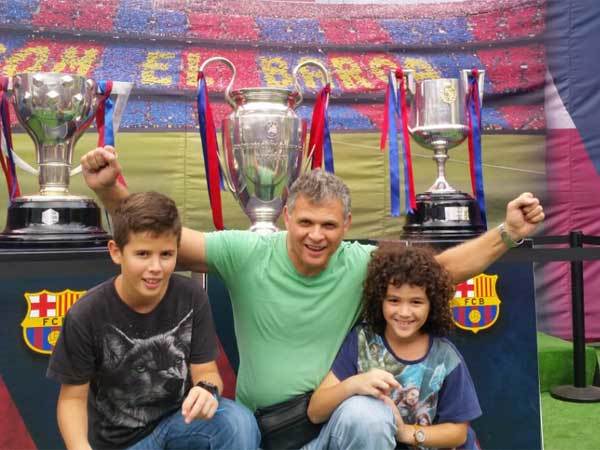 "נאחזים במידע שהוא חי" (באדיבות המשפחה)