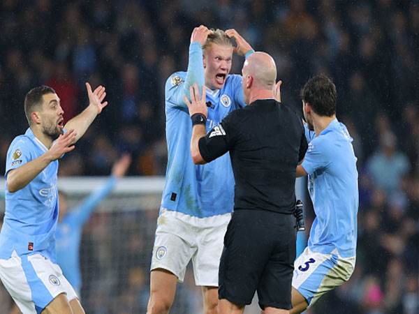 אף אחד לא מדבר עם השופט? (getty)