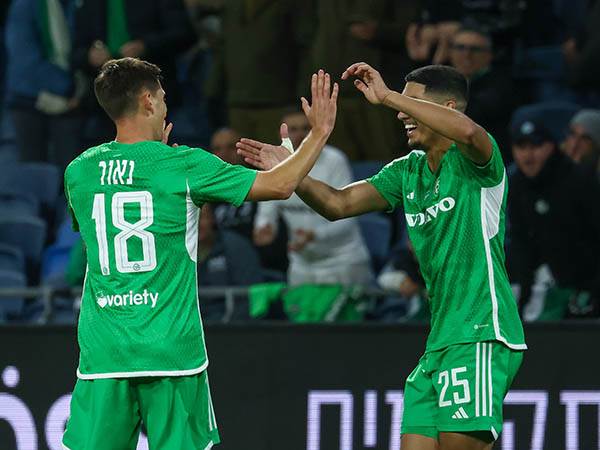 הירוקים חגגו על הדשא (דני מרון)