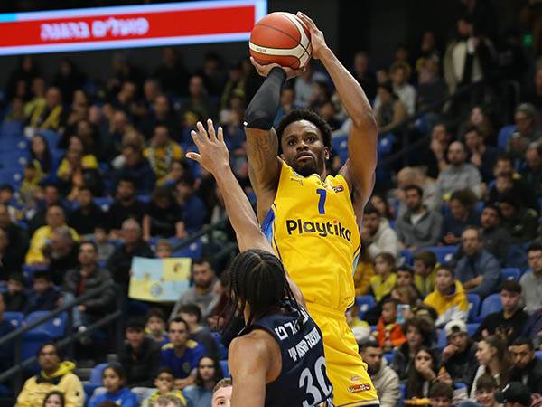 קליבלנד. 18 נקודות (אודי ציטיאט)