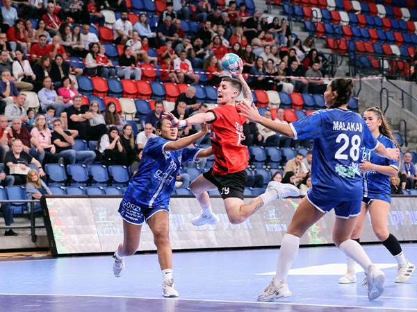 (הדר ואן קולא, איגוד הכדוריד)