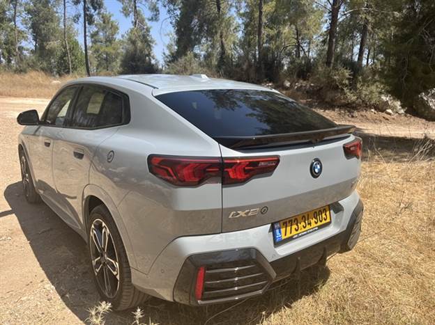 גג משתפל שפוגע בשדה הראייה, אבל נראה מצוין