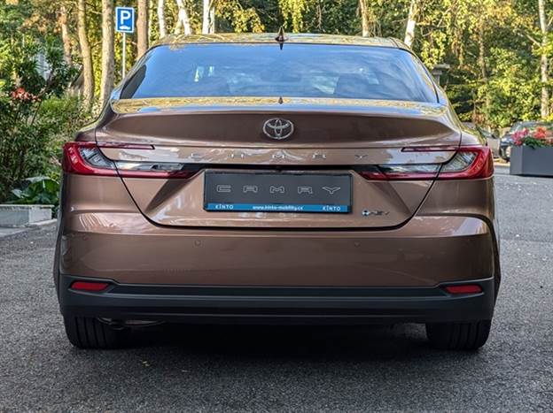 מאפייני פנסי ה-C הגיעו גם לאחור. תא המטען גדול ושימושי, נקווה שהגלגל החליפי יגיע גם הוא