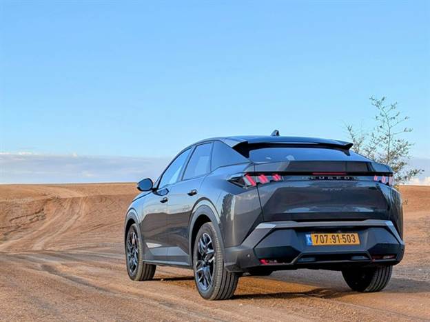 נראה טוב גם מאחור