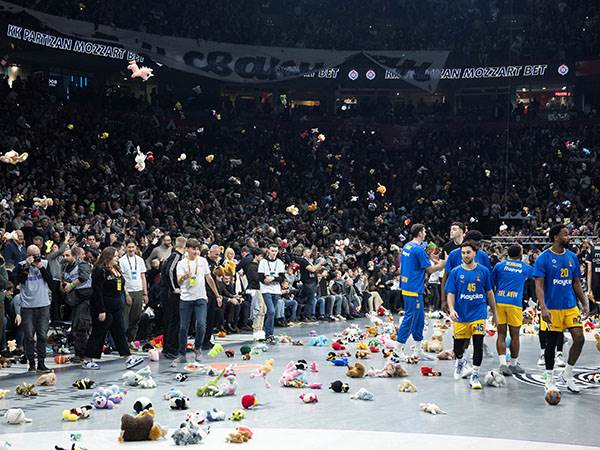 מחווה סמלית שהגשימה את עצמה (Euroleague Basketball via Getty)