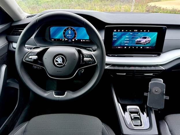 מתי גם סקודה תחזיר את בקרת האקלים לתפעול פיזי?