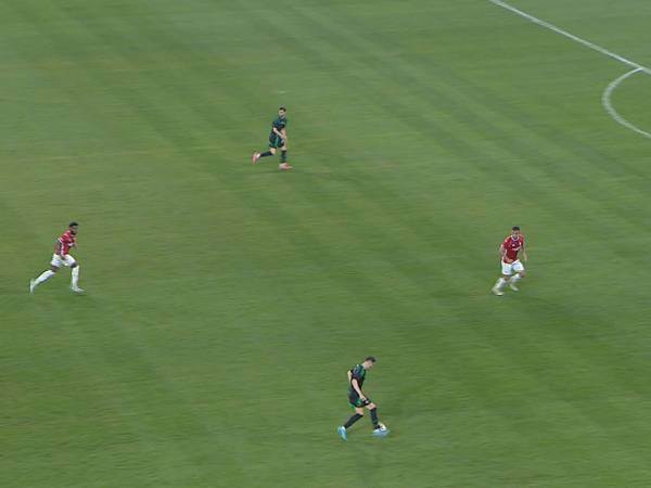 השטחים הענקיים שיש לשחקני חיפה אחרי חטיפת הכדור