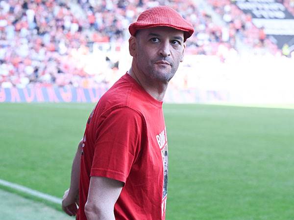 חזר הביתה, וכולנו איתו. יאיר הורן (צילום: ברני ארדוב)