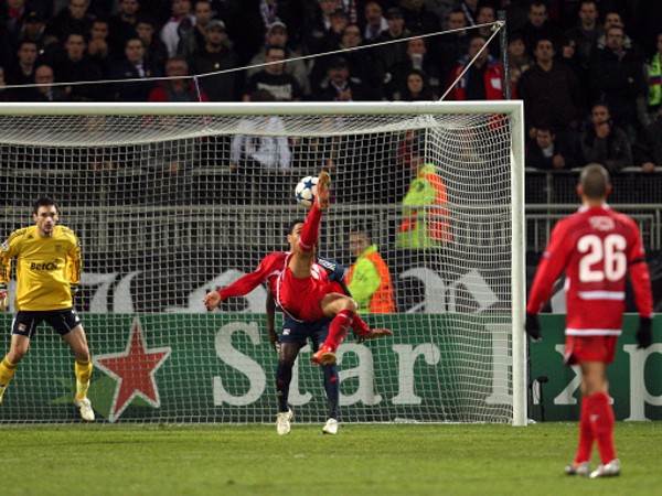 המספרת המפורסמת נגד ליון (Getty)