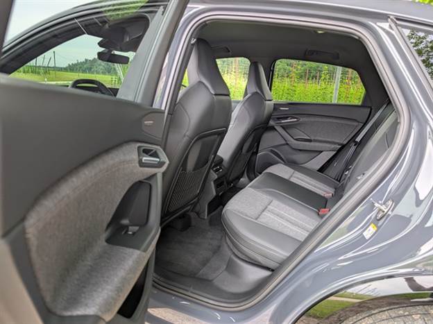 וככה זה נראה מאחור