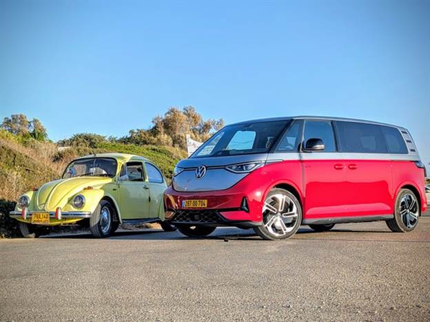 פולקסווגן ID.Buzz - מסחרית רטרו שהיא מגנט מבטים