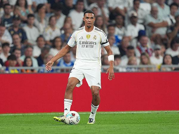 אלכסנדר-ארנולד. חוזר לאנפילד במחזור הרביעי (Angel Martinez/Getty Images)