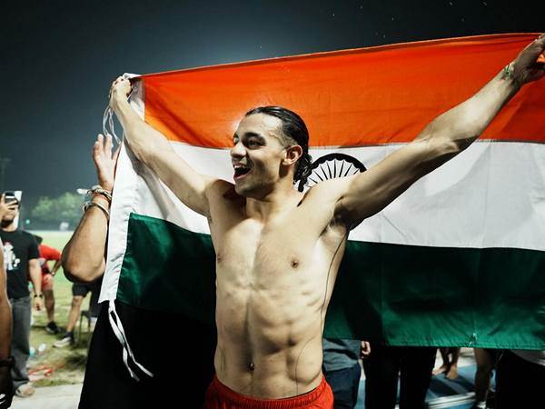 מאן שארמה אחרי שבירת השיא | צילום: אינסטגרם