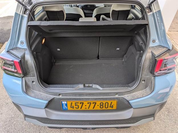 תא המטען שימושי, אך המבנה שלו פחות מוצלח