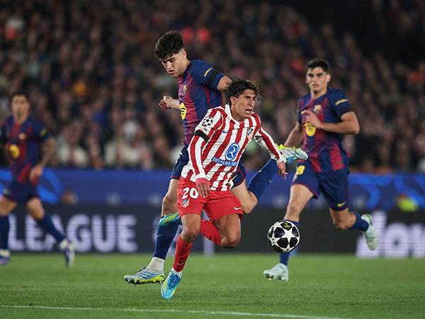 אך קובארסי הורחק לאחר עבירה על סימאונה (David Ramos/Getty Images)