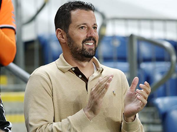 עומר פרץ. יישאר כחול? (אלן שיבר)