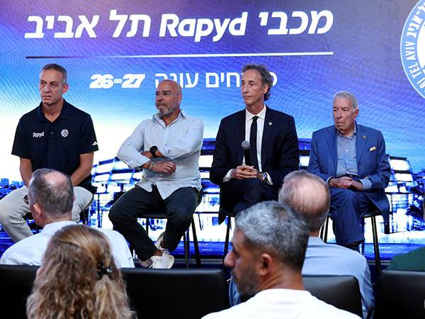 מזרחי מימין. מחכה לחזרת המשחקים (אלן שיבר)