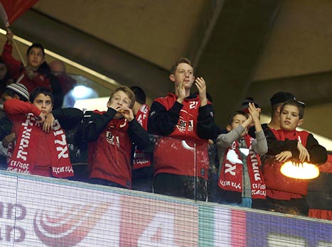 הקהל האדום כבר הרגיש את הסנסציה (אלן שיבר)