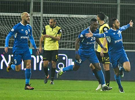 דיבר על המגרש, עאבד (אנצ'ו גוש)