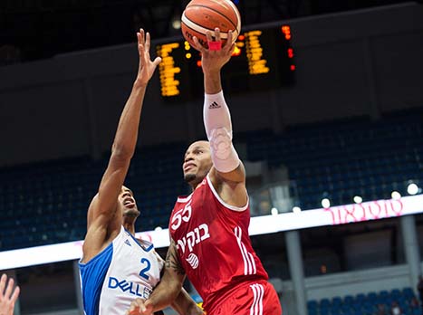 "לא רק קלעים אבסולטיים, יש לנו תרגילי כדרור". ג'רלס (עודד קרני)