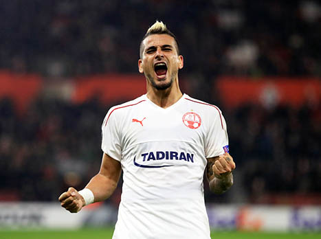 לא מפסיק לאיים על השער. בוזגלו (getty)