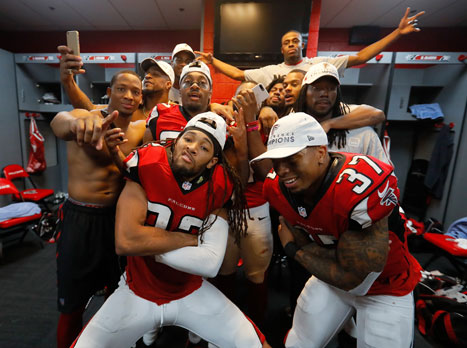 שחקני הפלקונס. ניצחון שלהם יהיה יותר מסתם עוד ניצחון (Getty)