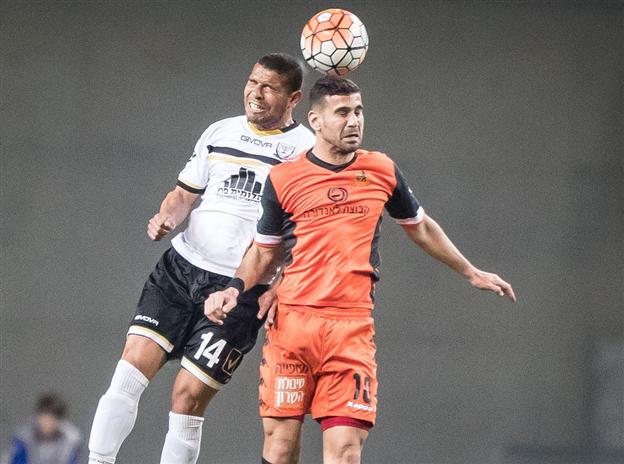 גורדנה. ניסה להפריד וספג מכה לפניו