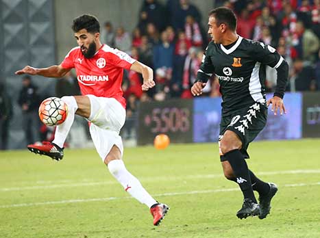 בן ביטון. ברוז' וגנט מתעניינות