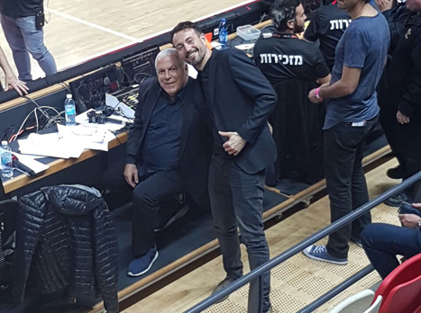 נציג פיב"א עם פיני גרשון בדרייב אין