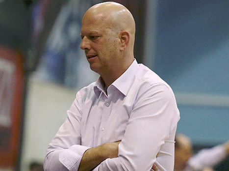 עוד ערב רע. הדר (אלן שיבר)