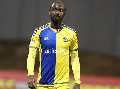 פתר בעוית באגף הימני. דסה (אלן שיבר)