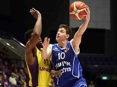 היורדת כבר איבדה עניין (מנהלת הליגה, אלן שיבר)