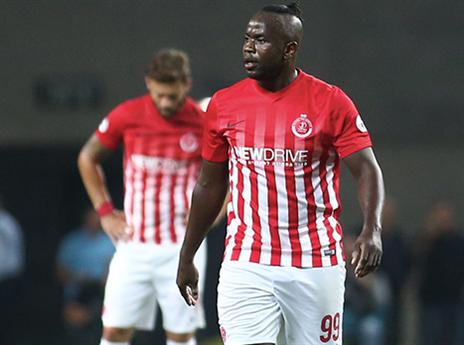 "אנחנו לא קוסמים, אלא בני אדם" (צילום: אלן שיבר)