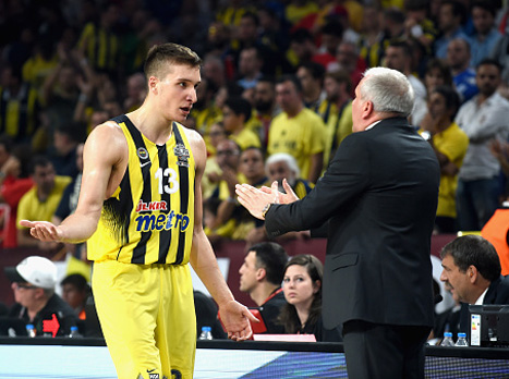 בדרך לאליפות. אוברדוביץ' ובוגדנוביץ' (getty)