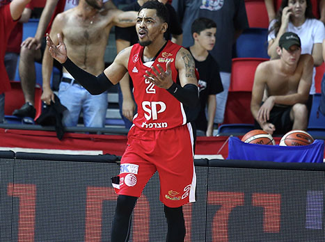 חייבים לו כסף? ליונס (צילום: אלן שיבר)