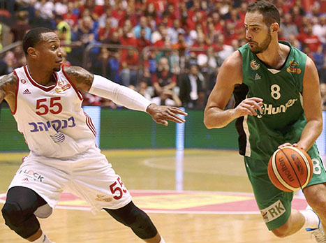 תרם בהגנה ובהתקפה, ג'רלס (אלן שיבר)