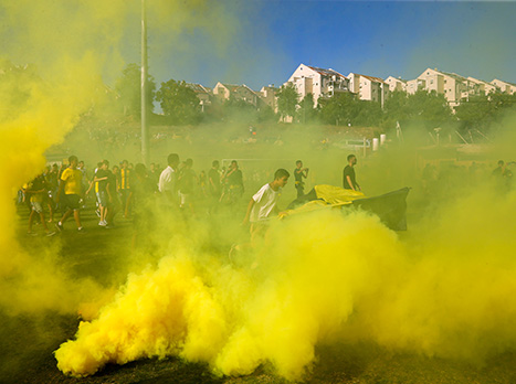 בית וגן נצבע בצהוב (דני מרון)