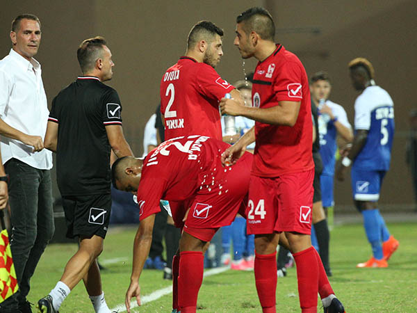 נעים. יגיע חיזוק? (אנצ'ו גוש, סוכנות ג'יני)