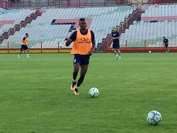 כבש 8 שערים בעונה שעברה. אלקה באימון הבכורה