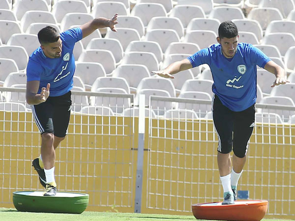 אחד מהם יפתח. גלזר והרוש (אלן שיבר)