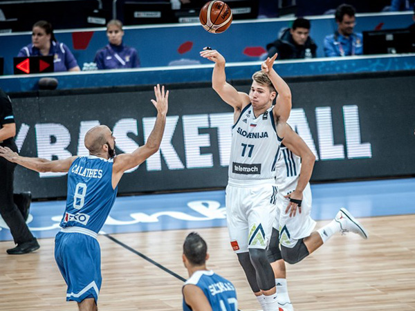 דונצ'יץ'. החזיק את הסלובנים ברוב שלבי המשחק (פיב"א)