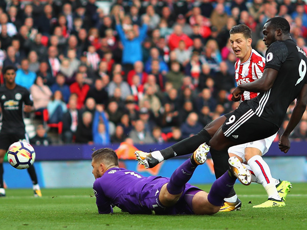 לוקאקו השלים מהפך אחרי מסירה נפלאה של מקיטריאן (getty)