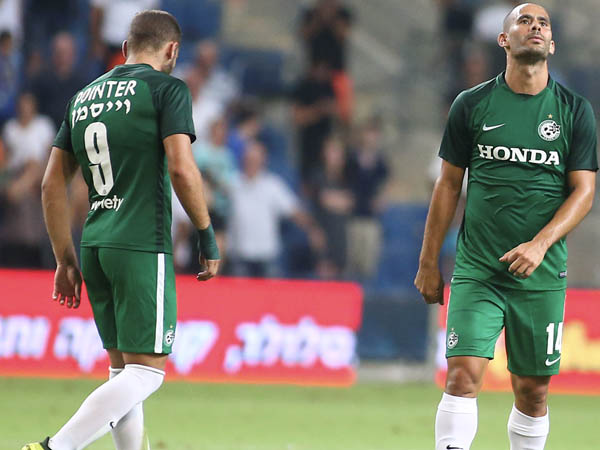 גילה שהוא בחוץ רק בהגיעו לאיצטדיון. ורמוט (יוסי שקל)