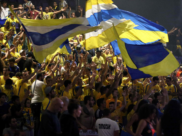 והאוהדים צוהלים עם פתיחה מוצלחת לעונה (אלן שיבר)