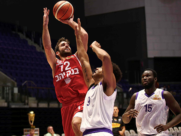 כאילו מעולם לא עזב. אוחיון (אלן שיבר)