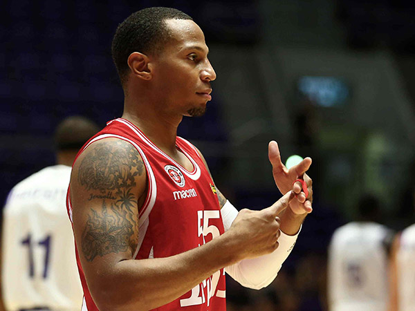 המופע שלו לא הספיק. ג'רלס (אלן שיבר)