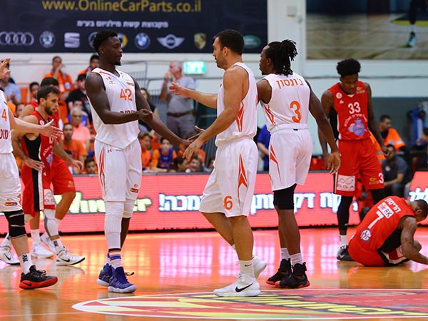 שחקני נס ציונה מקווים לצלוח את המשוכה הראשונה בגביע (מנהלת הליגה)