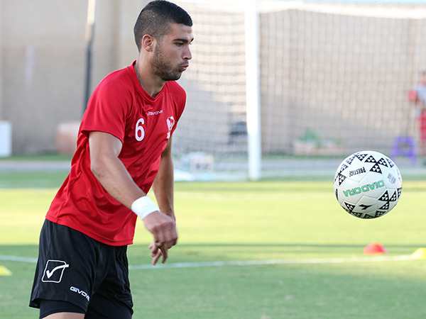 תאמבי סגס. אתמול חגג יום הולדת, הערב יפגוש את הקישור המצוין של הפועל חיפה (אנצ'ו גוש)